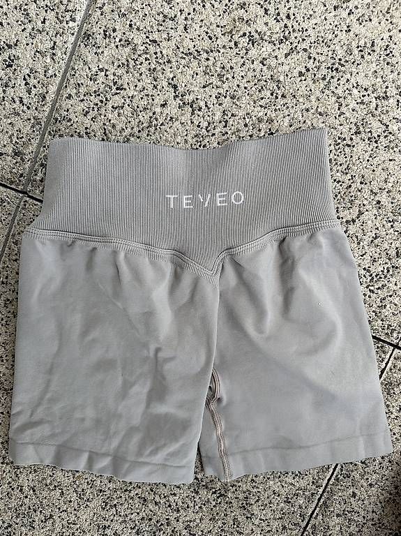 Leggings: DFYNE & TEVEO – Gebraucht aus Basel von pau_s6pv 2