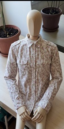 Stylish Floral Long-Sleeve Shirt - Perfect for Autumn!