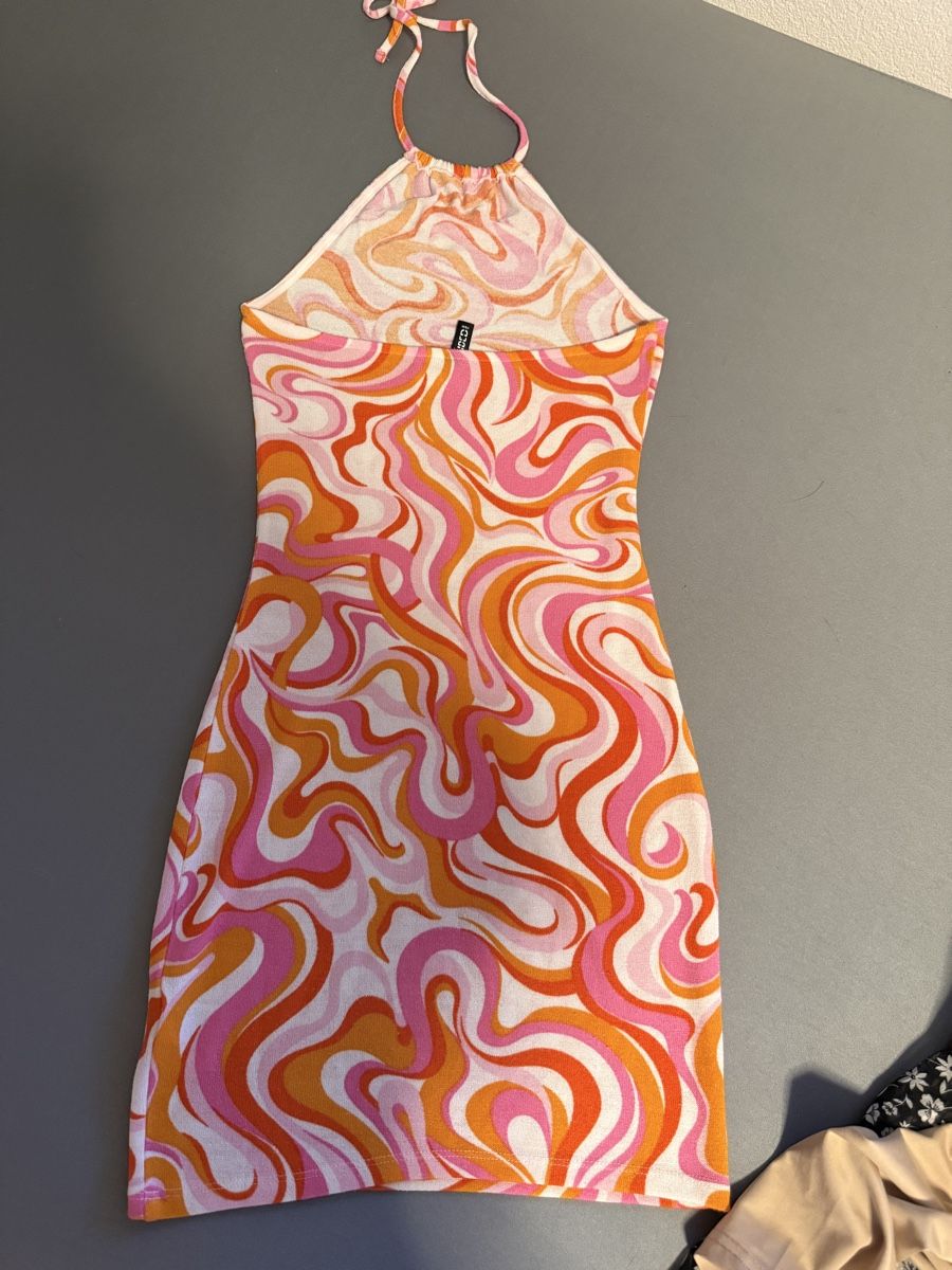 H&M Vestiti: Gemustertes Neckholder-Kleid  – Usato da Villigen venduto da Liviaange 1