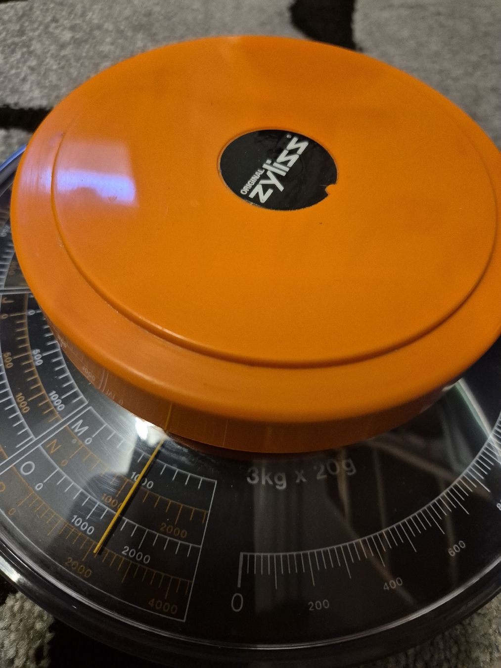 Zyliss Küchenwaagen: Waage orange 70er mit Behälter – Gebraucht aus Villmergen von MONCHHICHI 3