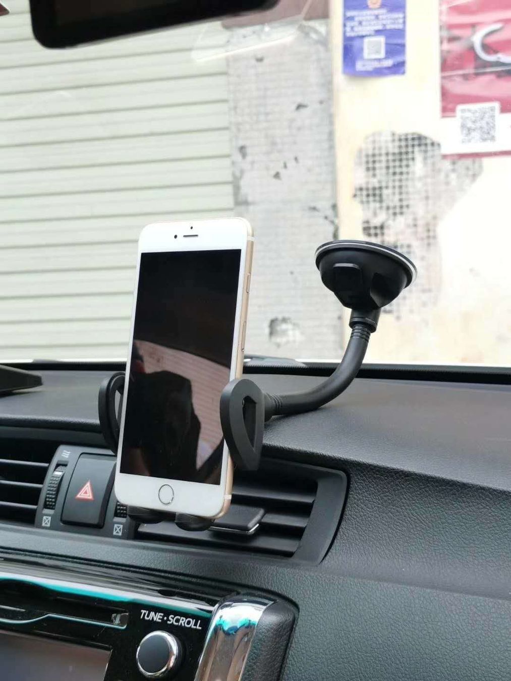 Tutti pezzi di ricambio auto: Support natel voiture 3en1 ventouse gril – Nuovo e nell'imballaggio originale da Morges venduto da Carskin 1