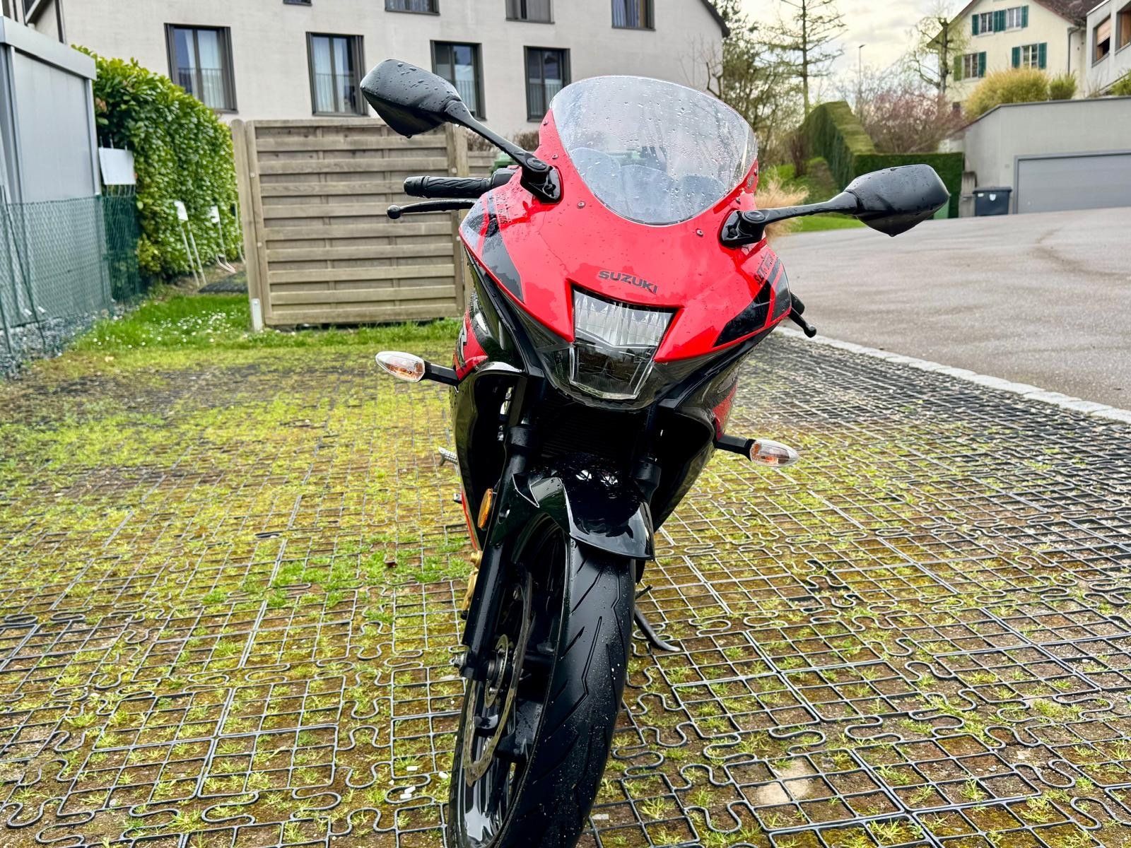 Suzuki Strada: Suzuki GSX-R 125 – Usato da Hirzel venduto da moniundjan 4