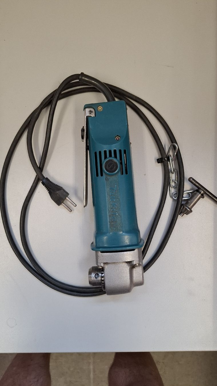 Makita Perceuses: Winkelbohrmaschine – D'occasion à Alpnach-Dorf par husta60