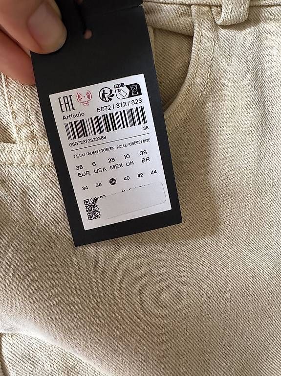 Jeans: Jeans/Hose Massimo Dutti mit Lyocell 38 – Neu und originalverpackt aus Chur von LeyDi.Lela 3