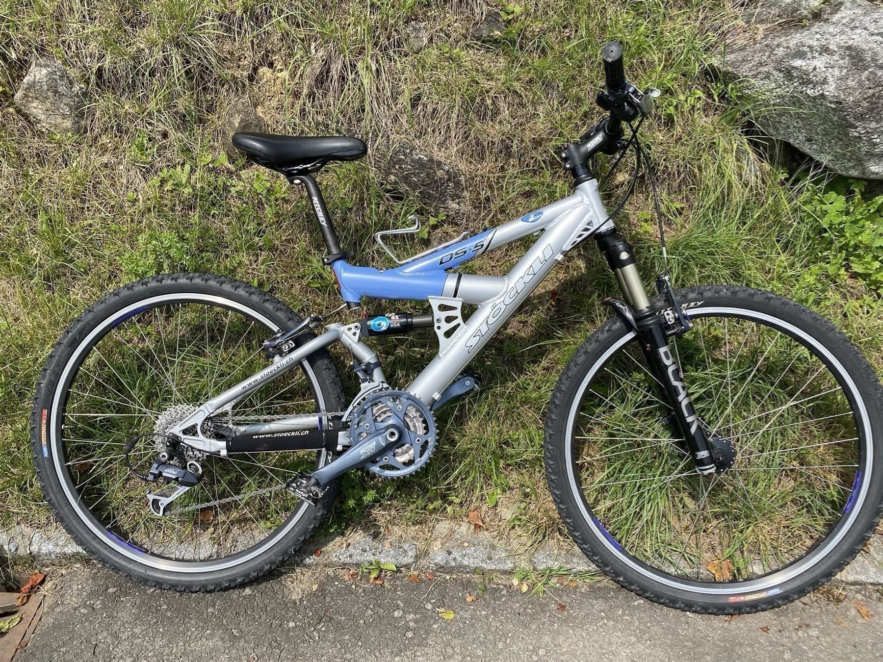Stöckli Biciclette: Stöckli Mountainbike Fully / Hellblau-Silber – Usato da Gersau venduto da Sidharta7 1