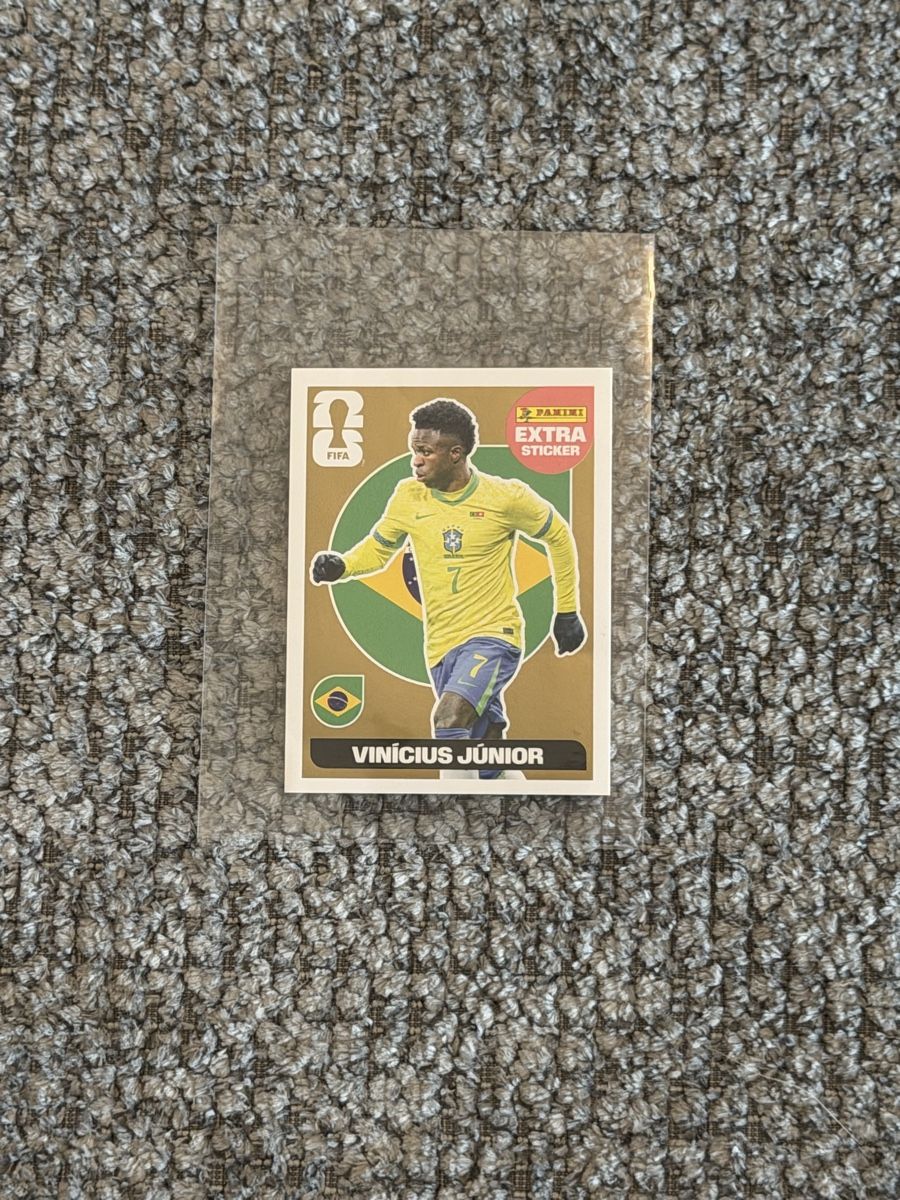 Panini Sammelbilder & Trading cards: Extra stickers - Vinicius or  – Gebraucht aus Bouveret von jad_yp2v
