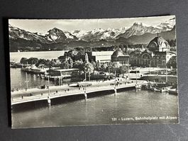 Luzern, Bahnhofplatz mit Alpen