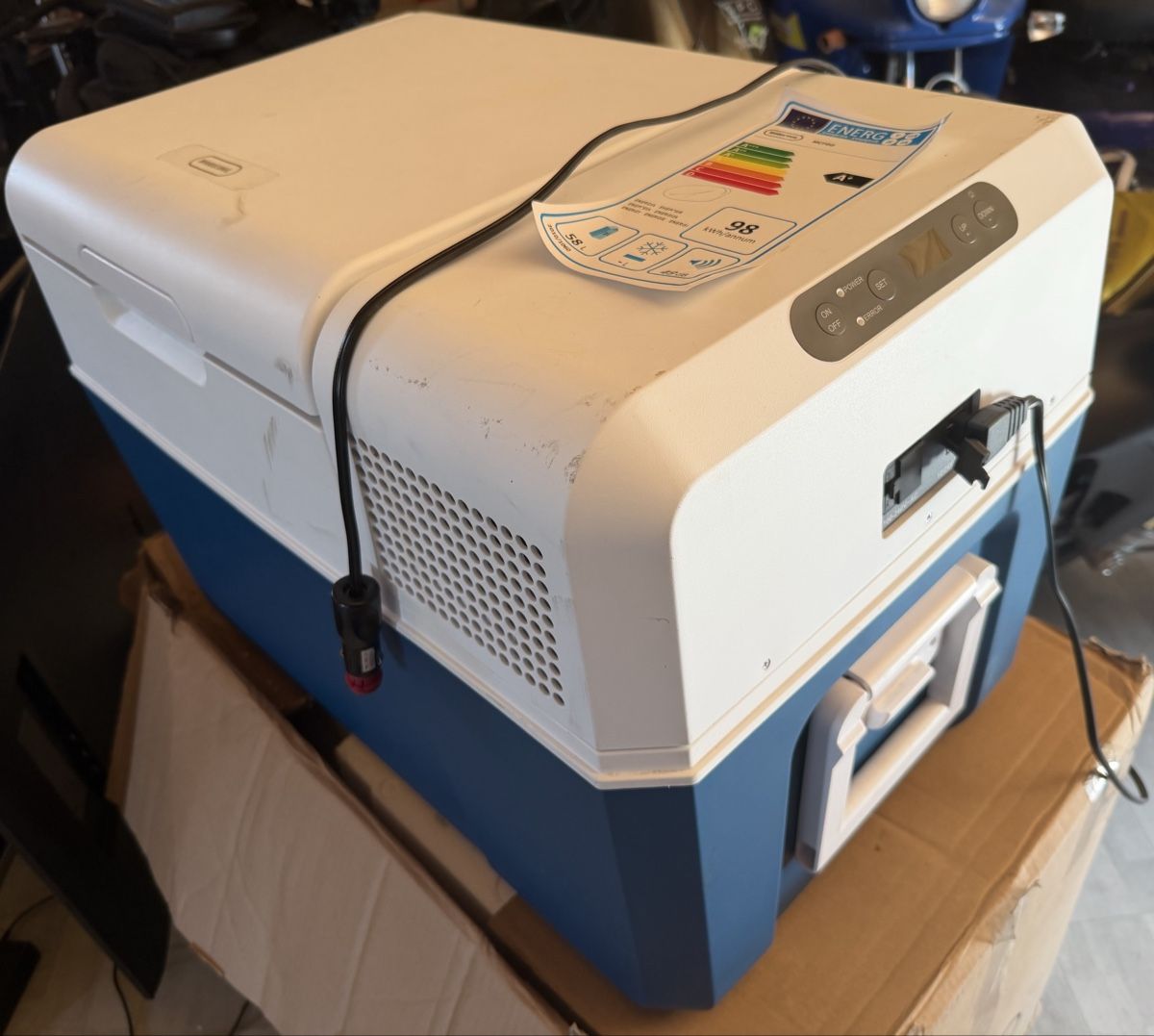 Mobicool Frigoriferi & Refrigeratori: Mobicool MCF60 Kompressor-Kühlbox – 58 Liter – Usato da Birr venduto da PamosAG