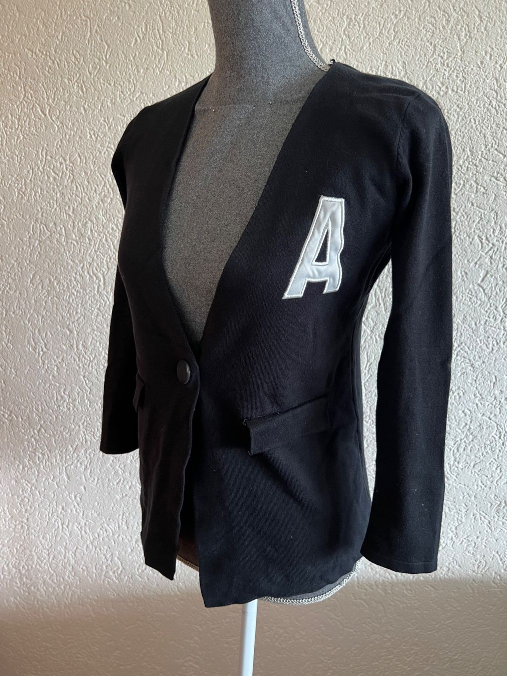 Jacken & Mäntel: Mädchen Strickjacke Sommer Herbst Gr 158/164 gestickte Buchs – Gebraucht aus Frenkendorf von Style365