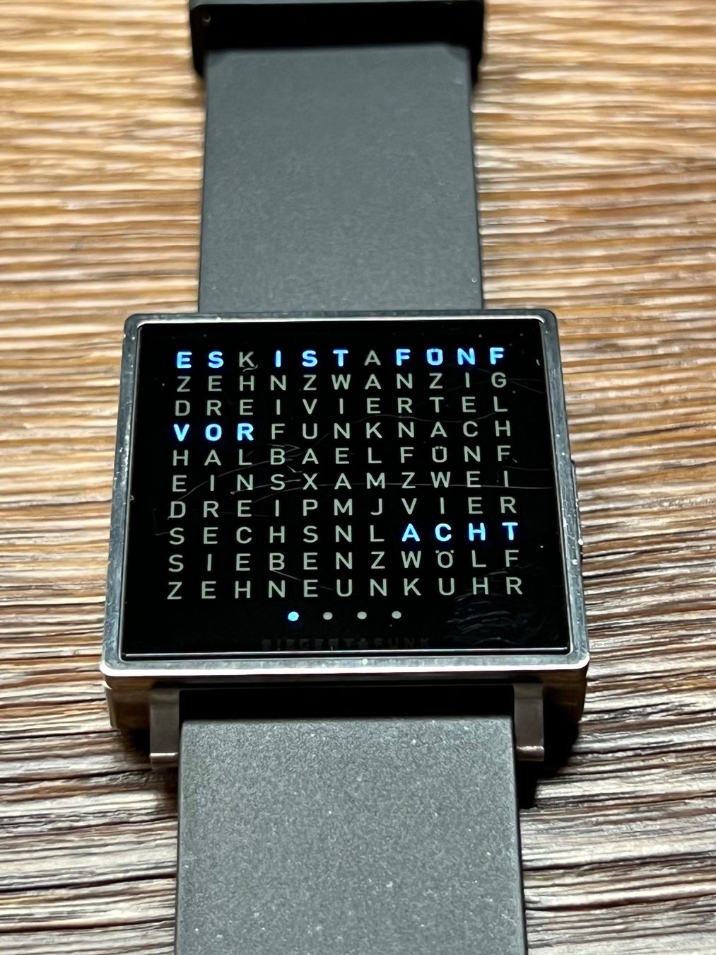 Qlocktwo Orologi: Qlocktwo W Armbanduhr – Usato da Chur venduto da srhGR 2