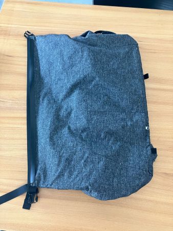 iNDiZ Rucksack Jonas, grau, in Basel produziert