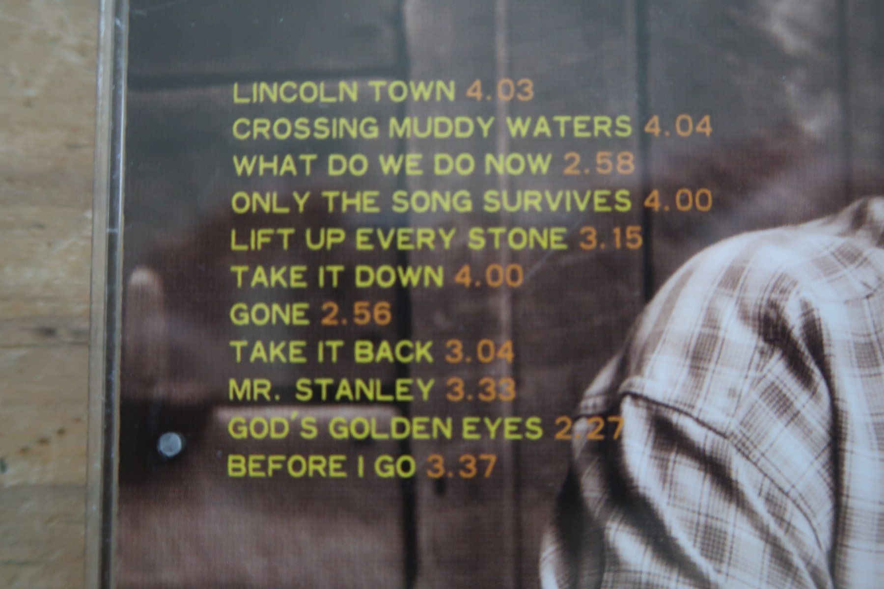 CD: JOHN HIATT - CROSSING MUDDY WATERS - CD – Usato da Basel venduto da Patiscat 2
