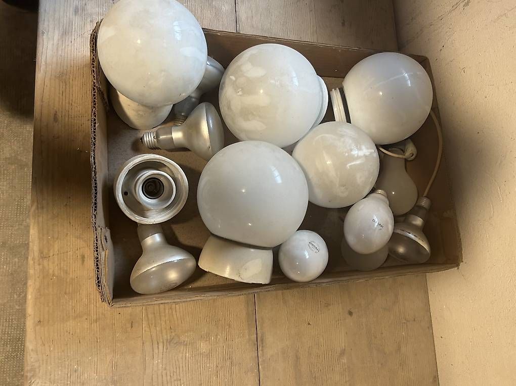 Lampade: lampen mit birnen. uralte lampen – Usato da Wettingen venduto da GMB1 2