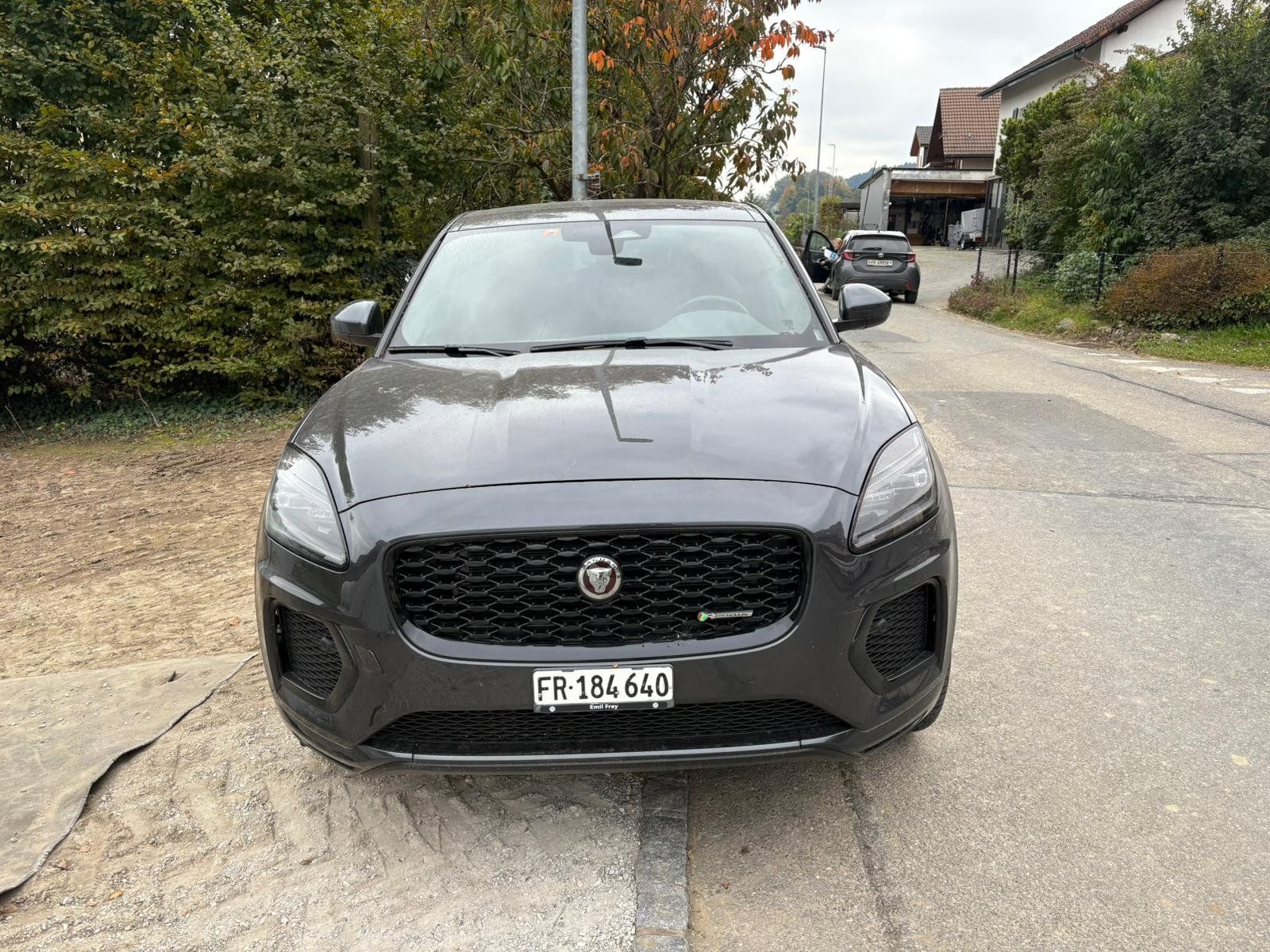 Jaguar Automobili: JAGUAR E-Pace 1.5 P300e R-Dynamic AWD SE – Usato da Ecublens FR venduto da Tombouktou 4
