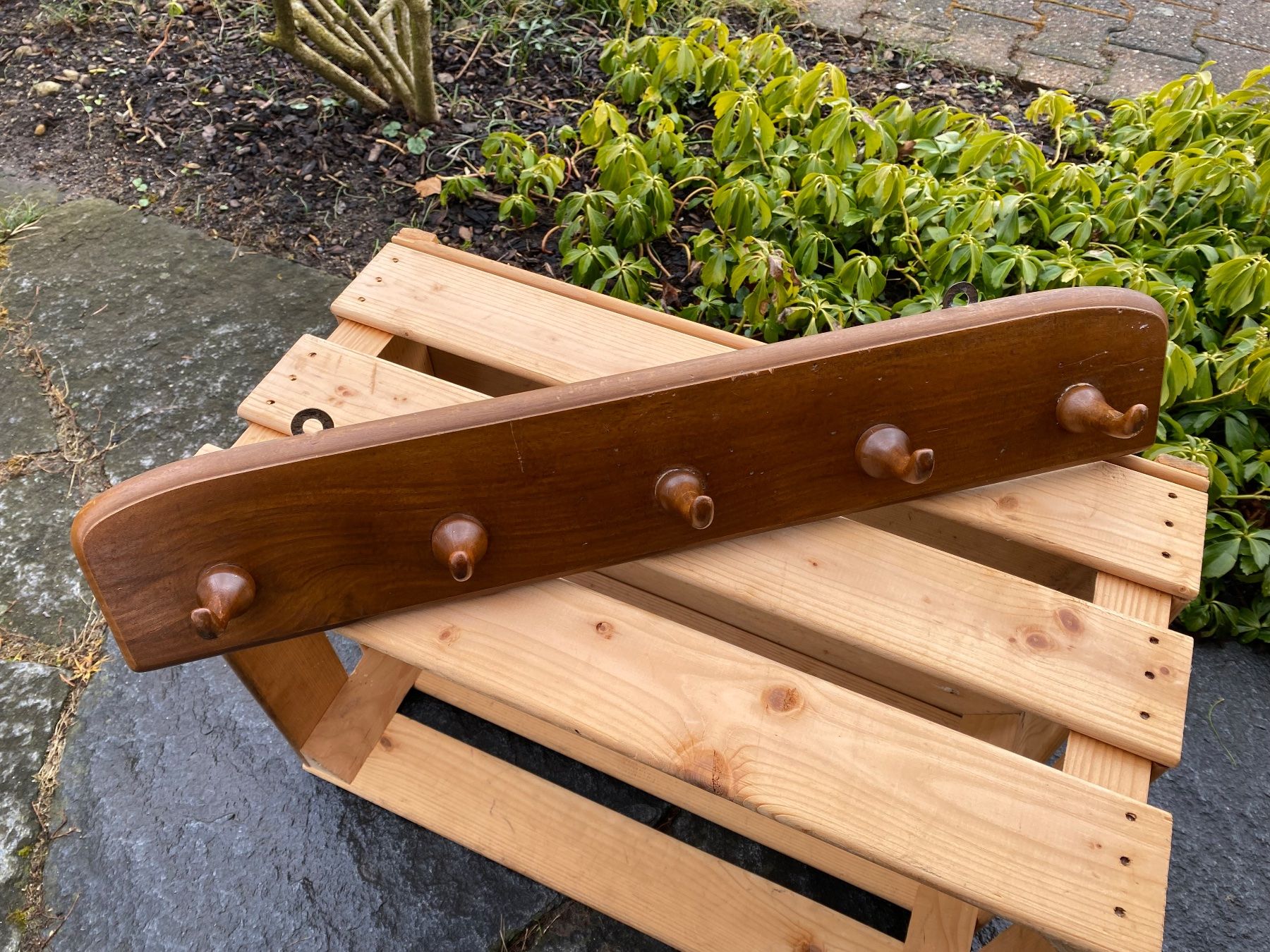 Garderobe: schöne alte Garderobe aus Holz – Gebraucht aus Feldbach von Olive1 1