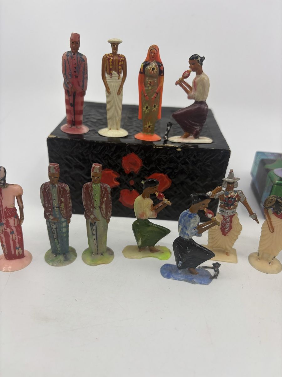 Statuette: Antike Sammlung kleine Figuren  – Usato da Herisau venduto da Seyashop1 2