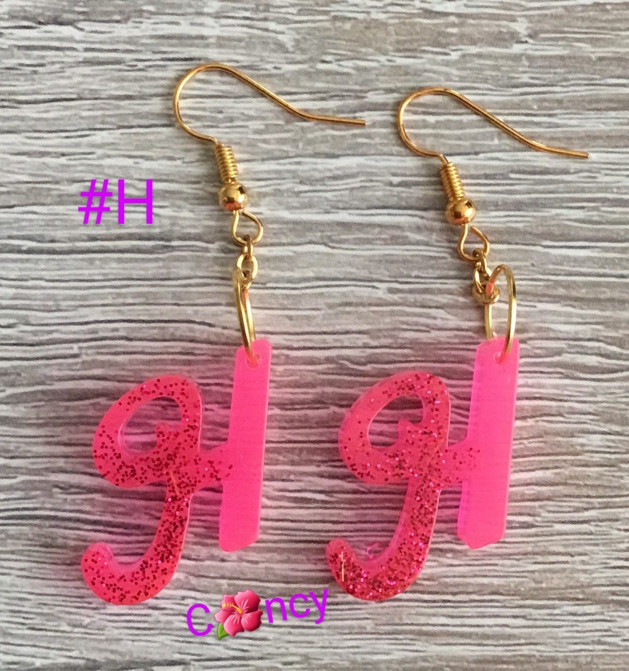 Orecchini pendenti & Orecchini a lobo: Boucle d’oreille en lettre – Nuovo e nell'imballaggio originale da Genève venduto da mir_qfr5