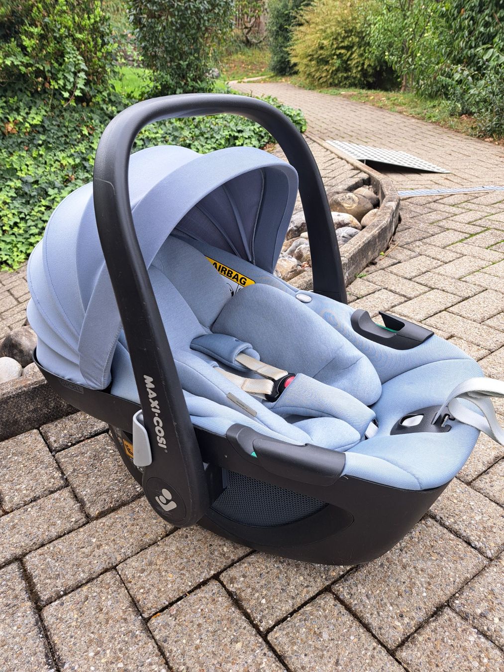 Maxi-Cosi Seggiolini per auto: Maxi-Cosi Pebble 360 mit Basisstation Isofix – Usato da Winikon venduto da nic_2kjk 1