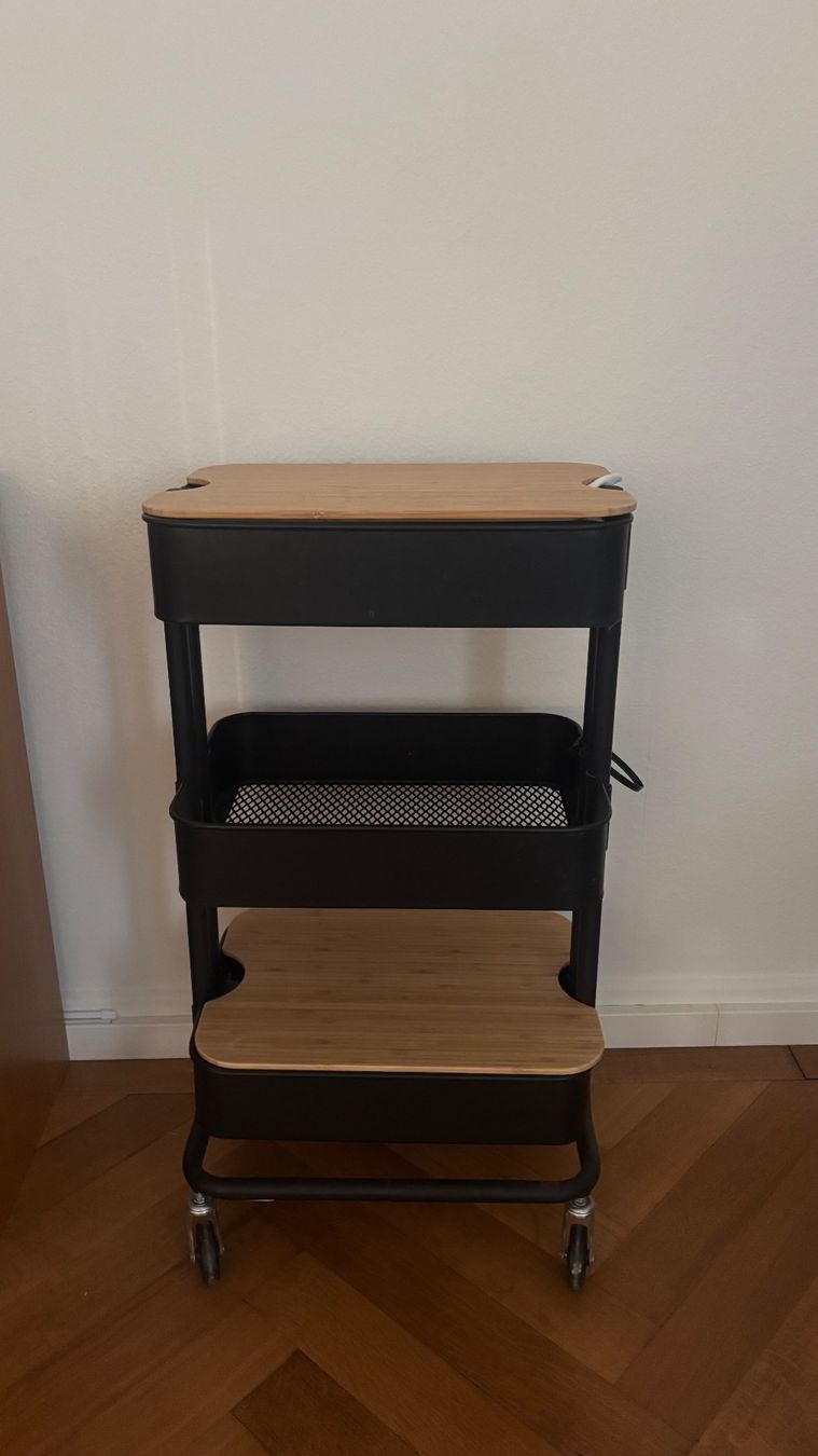 Ikea Carrelli di servizio: IKEA RASKOG Servierwagen – Usato da Zürich venduto da stwl
