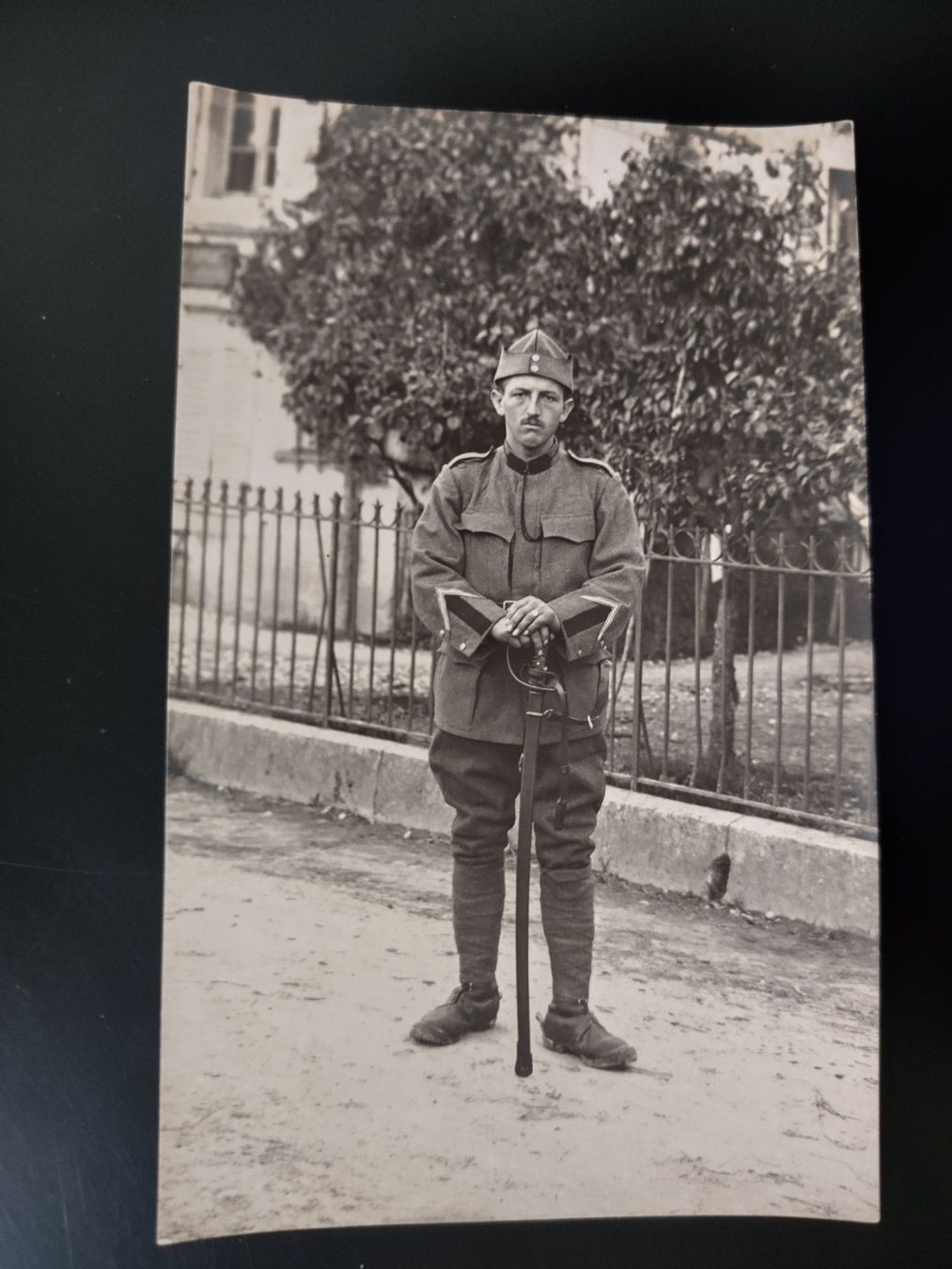 Cartoline postali: Soldat mit Säbel und Uniform, um ca. 1915 – Usato da Ohmstal venduto da Lebensfreude05