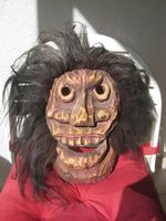 Holzmaske aus dem Wallis