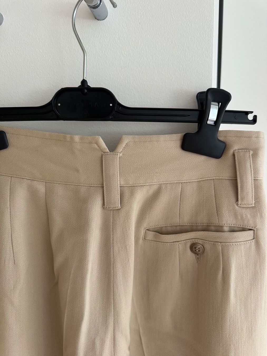 Kenzo Pantalons: Vintage Kenzo Paris Stoffhose beige – D'occasion à Triesen par ann_6mxb 2