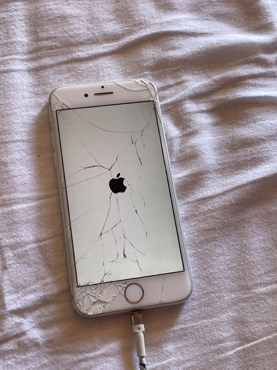 Apple Portables: iPhone 7 defekt Displayschaden Silber – Défectueux à Worb par sonnenblumen_lisa