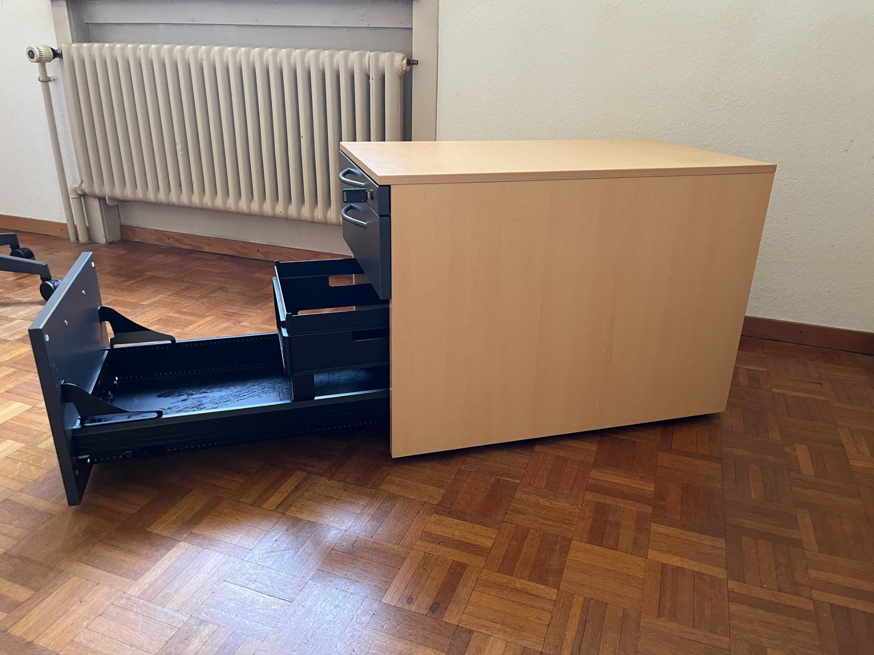 Banconi: Abschliessbarer Rollcontainer von Steelcase – Usato da Uster venduto da AudreyVII 3