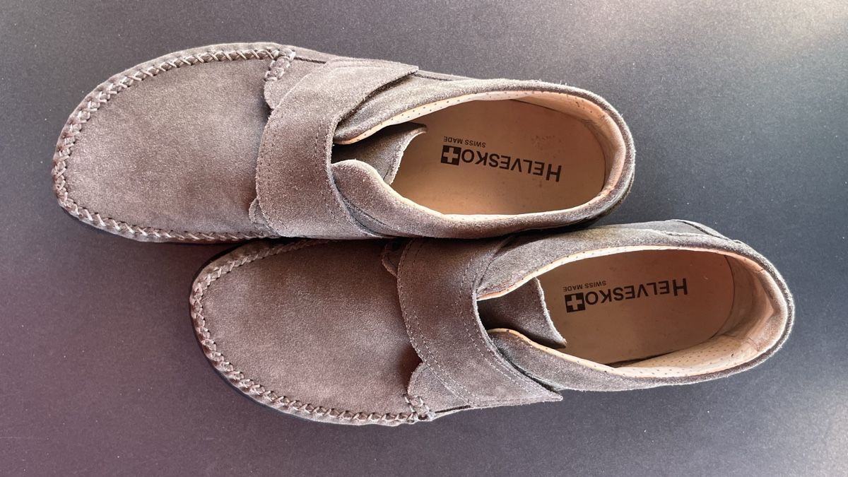 Helvesko Scarpe da donna: Bequeme Helvesko Komfort-Klettschuhe aus weichem Velourslede – Usato da Zürich venduto da Hypera 1