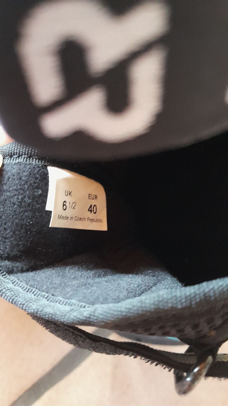 Scarpe da uomo: Rock Pillars Kletterschuhe – Usato da Innerthal venduto da System_of_a_down 2