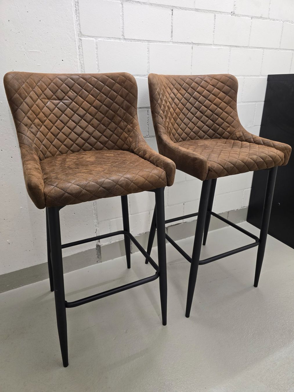 Jysk Hocker: 2er Set Barhocker braun, gepolstert – Gebraucht aus Wädenswil von MilouvdM