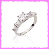 Bezaubernder Ring mit Zirkonia