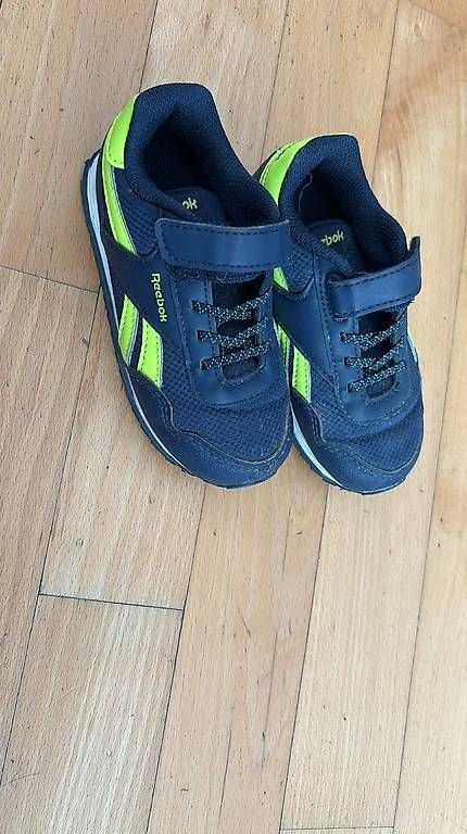 Reebok Scarpe per ragazzi: Reebok Kinder Sneaker Schuhe 24.5 – Usato da Herisau venduto da Ausserrhodner 1
