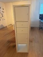 Regal weiss mit Schubladen und Tueren guter Zustand