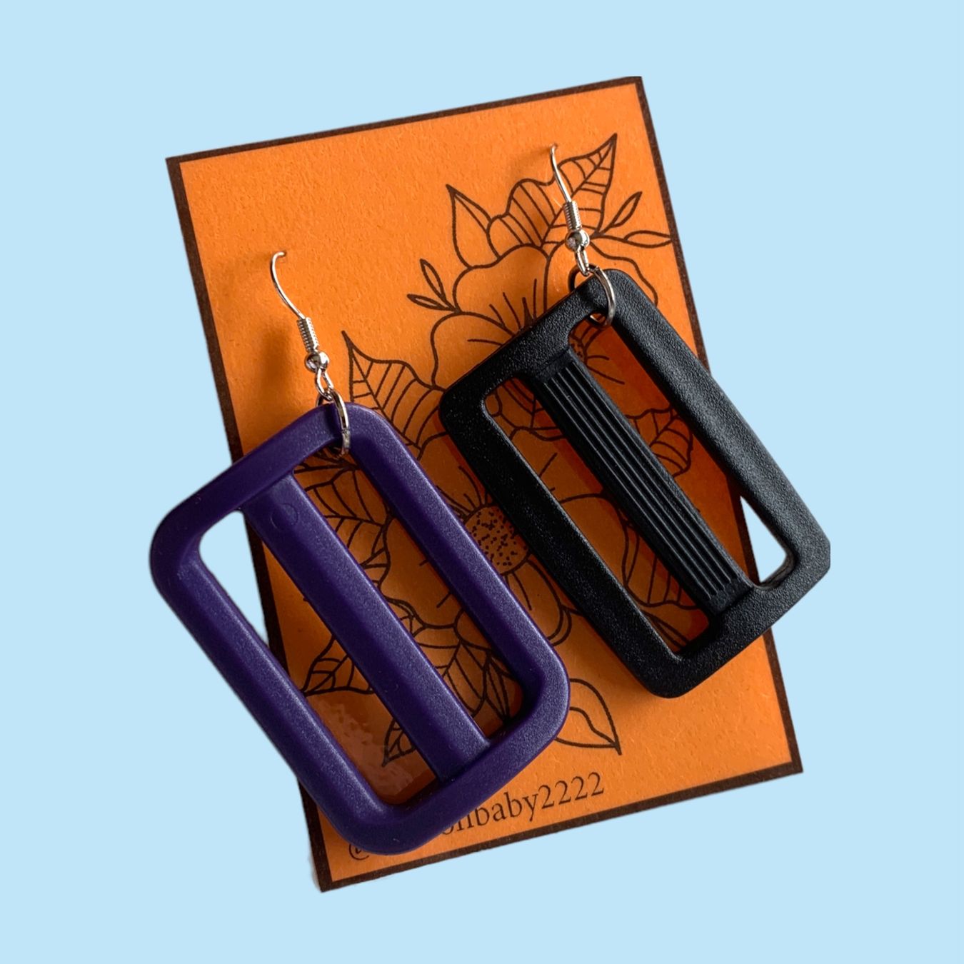 Orecchini pendenti & Orecchini a lobo: “Strap slider” earrings – Nuovo (secondo la descrizione) da Basel venduto da demonbaby2222