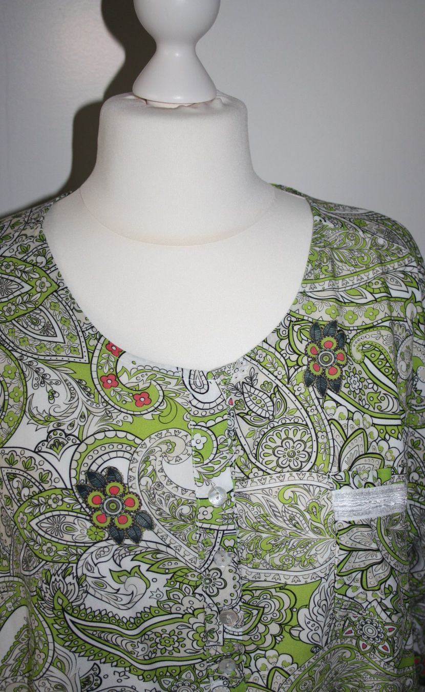Blusen: Bluse hellgrün - bunt Gr. XL – Gebraucht aus Flüelen von Diversicum-Textil 2