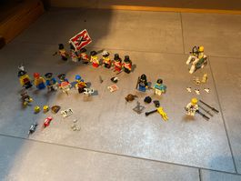 Lego Spielfiguren Piraten und Ritter