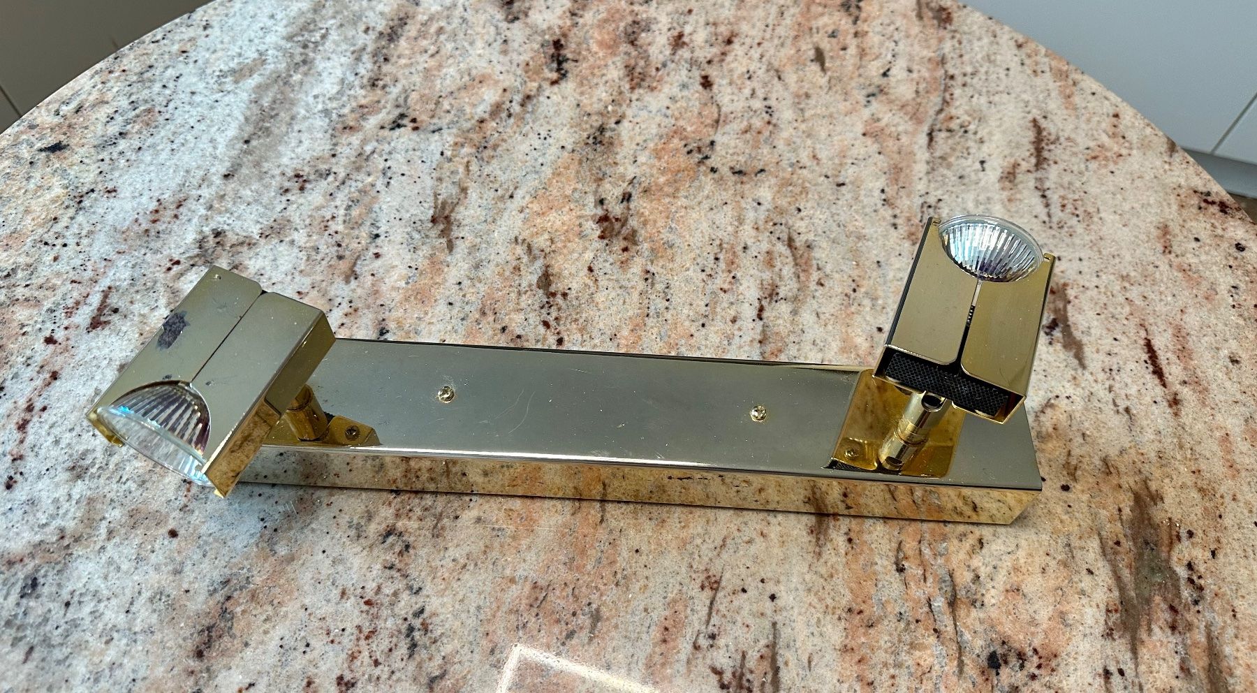 Ikea Lampadari & plafoniere: Deckenleuchte mit 2 Spots / Messingfarben – Nuovo (secondo la descrizione) da Spreitenbach venduto da Jessy8