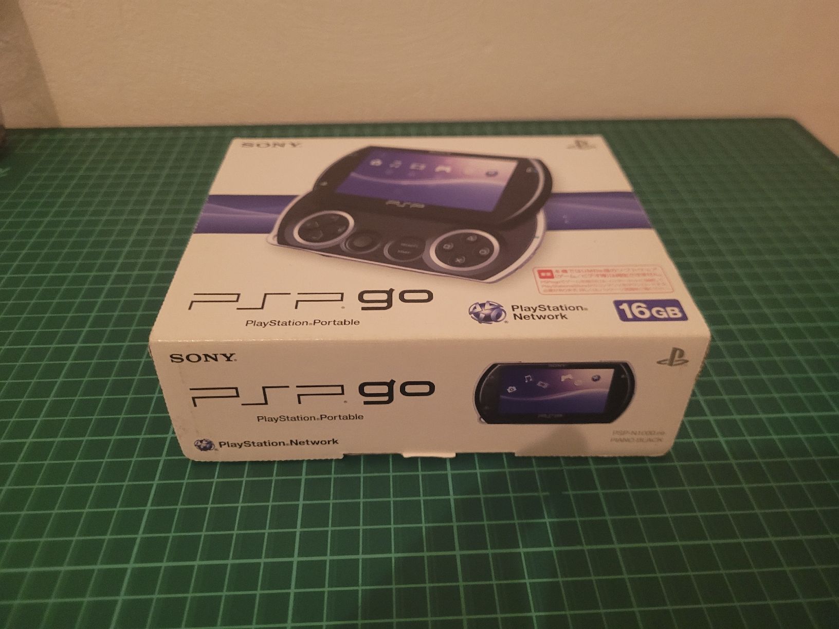 Sony Console: Sony PSP Go - Black - Pristine Condition - With Box! – Usato da Meyrin venduto da Retro-GZ 1