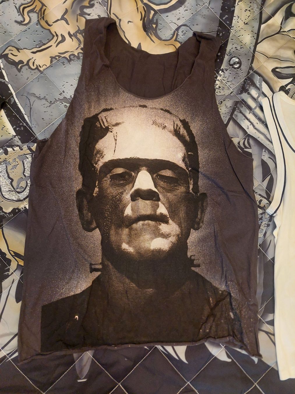 Top: Frankensteins Monster Top – Usato da Uetendorf venduto da lau_2vqn