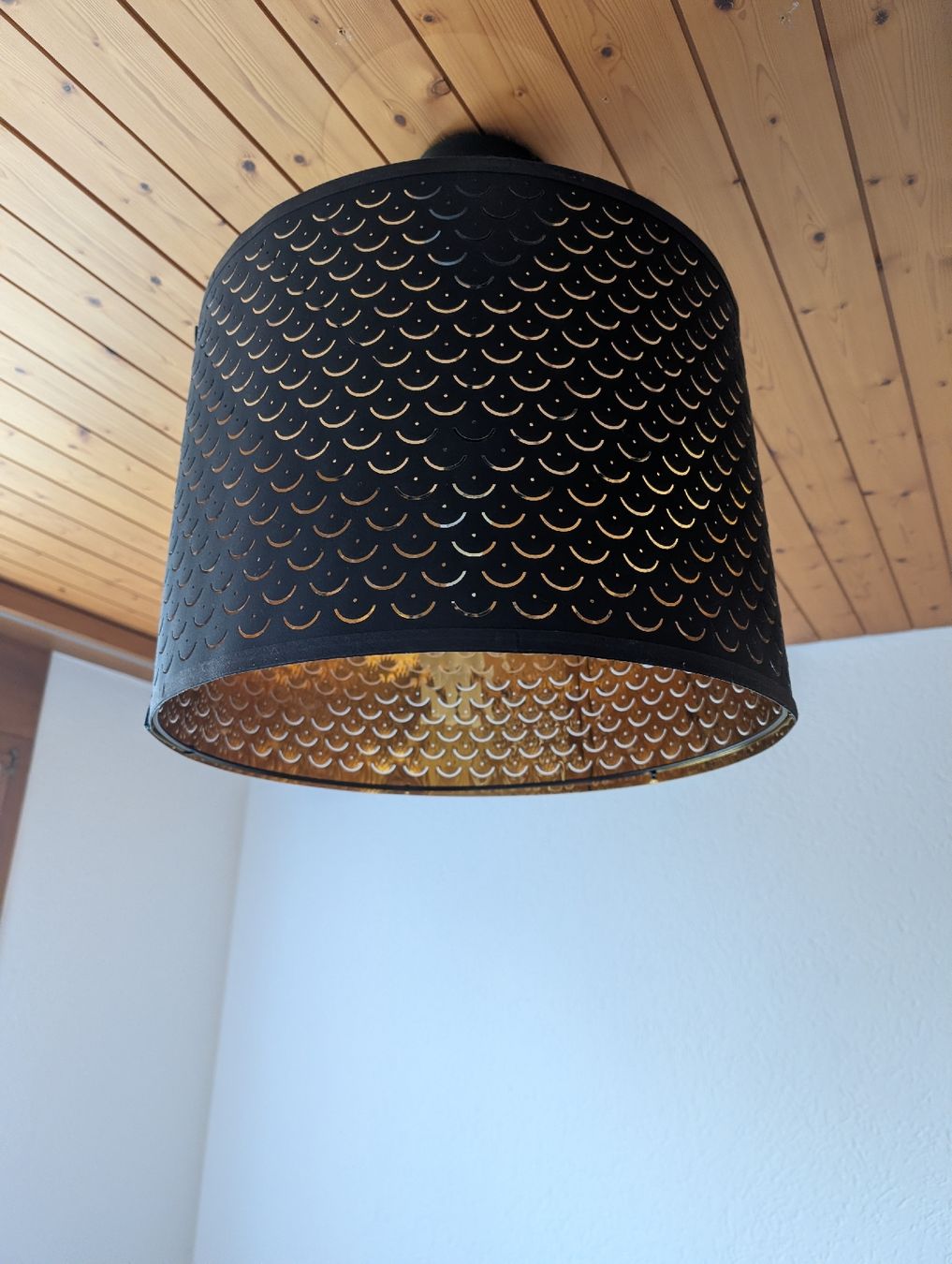 Lampade: Stehlampe und Deckenleuchte Schwarz Gold  – Usato da Schongau venduto da ChrigiT 1