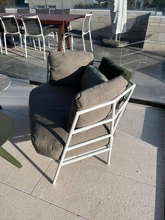 Set di tavolo e panche: Alias Dehors 370 & 373 Sofas + Kettal Maia Coffee Tables  – Usato da Oberwil BL venduto da AGALLI1972 4
