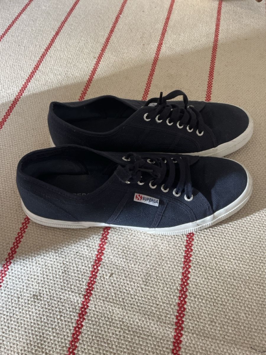 Chaussures hommes: Superga Schuhe 44 – D'occasion à Rheinfelden par deborahluetzelschwab 1
