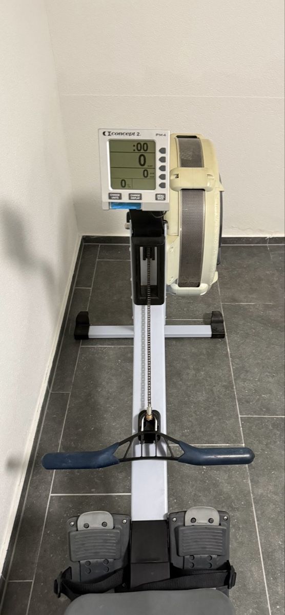 Concept 2 Hometrainer: Rudergerät Concept 2 Indoor Rower Modell D PM4 – Usato da Turgi venduto da bild95 1