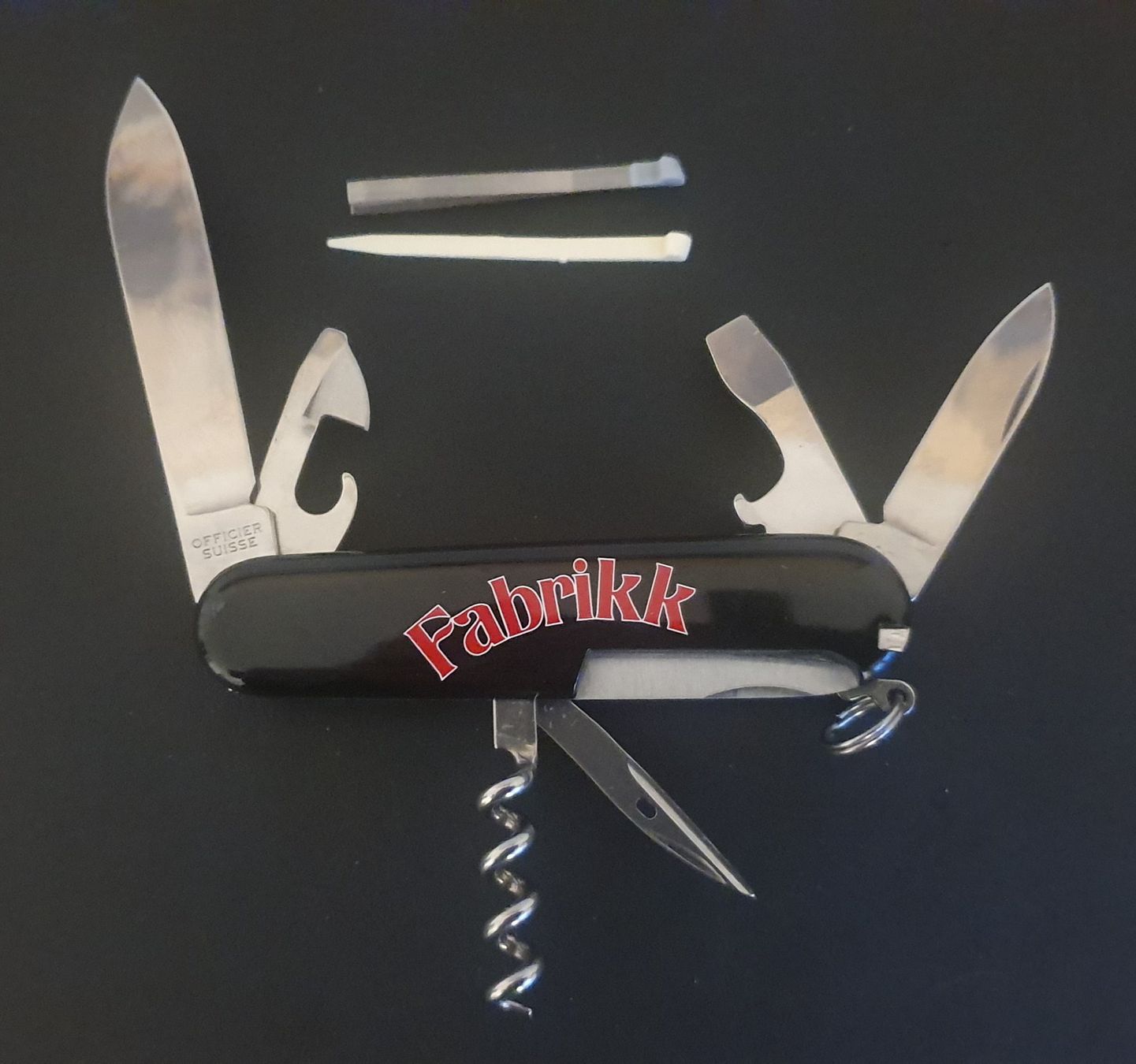Victorinox Coltelli tascabile: 5 Victorinox Sackmesser mit Logo – Usato da Härkingen venduto da MarianneSi 1