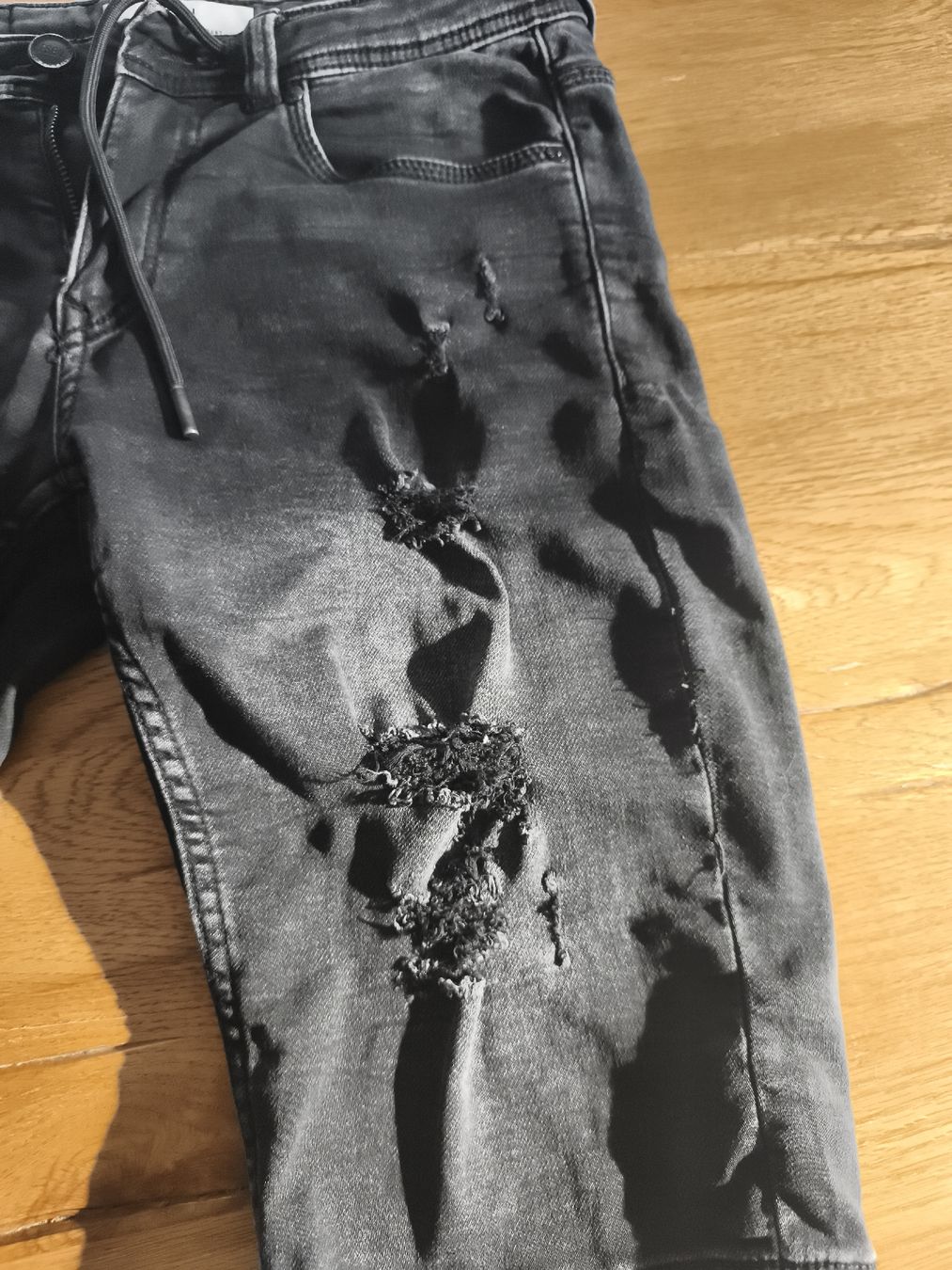 Pantaloni: FSBN Jeans Shorts Grau Grösse XS – Usato da Oberurnen venduto da Schneidi79 1
