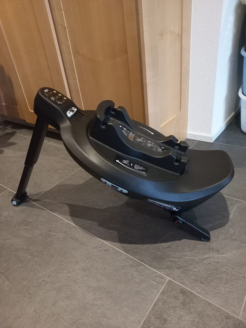 Joie Seggiolini per auto: Base Isofix Joie pour siège auto – Usato da Croy venduto da bad_c6bf 2
