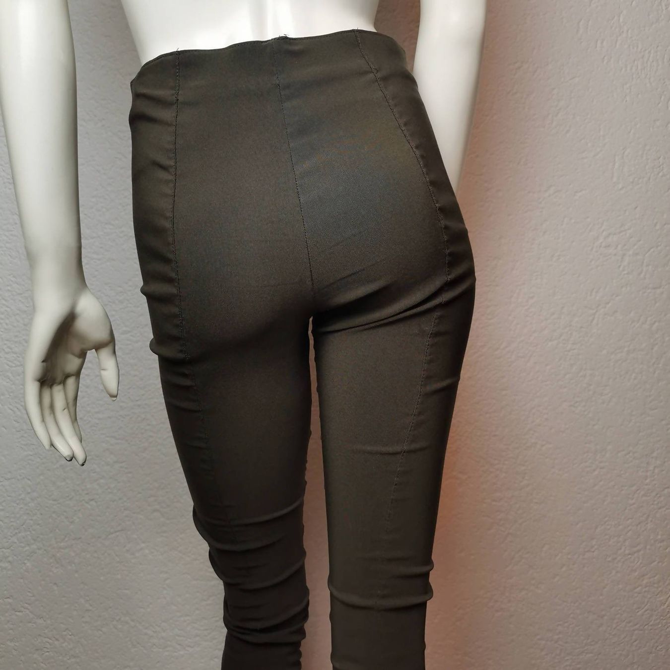Pantaloni: Olive Leggings Stoffhose Khaki - S – Usato da Wettingen venduto da JasminL92-3 1