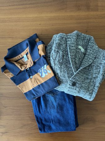 Set aus Hose, Langarm Poloshirt und Strickweste Gr. 128