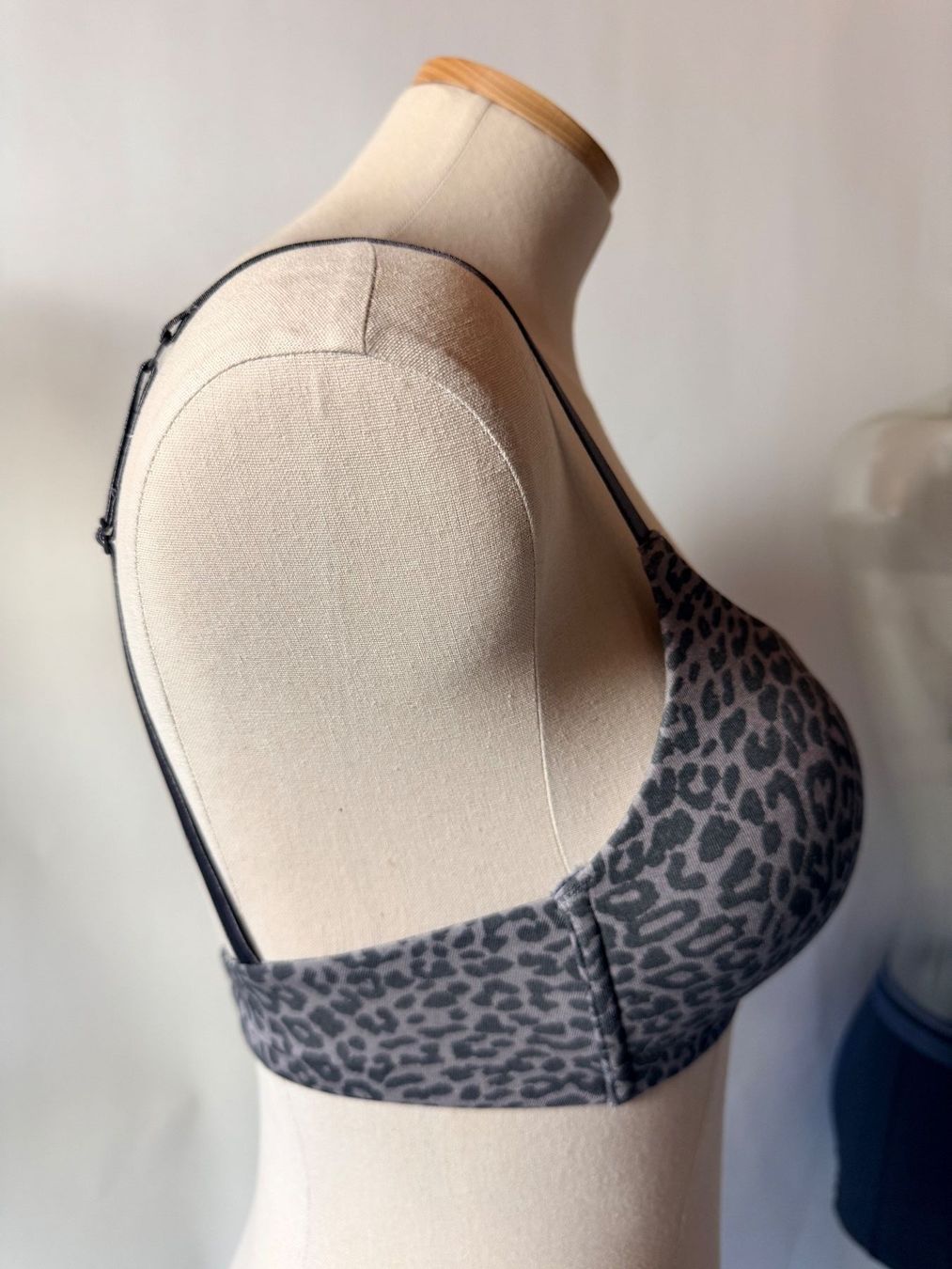 Beldona Altra biancheria intima: BELDONA, BH ohne Bügel EILA, Grösse 70C, Grau Leopardprint – Nuovo e nell'imballaggio originale da Rudolfstetten venduto da gst_g7xl 4